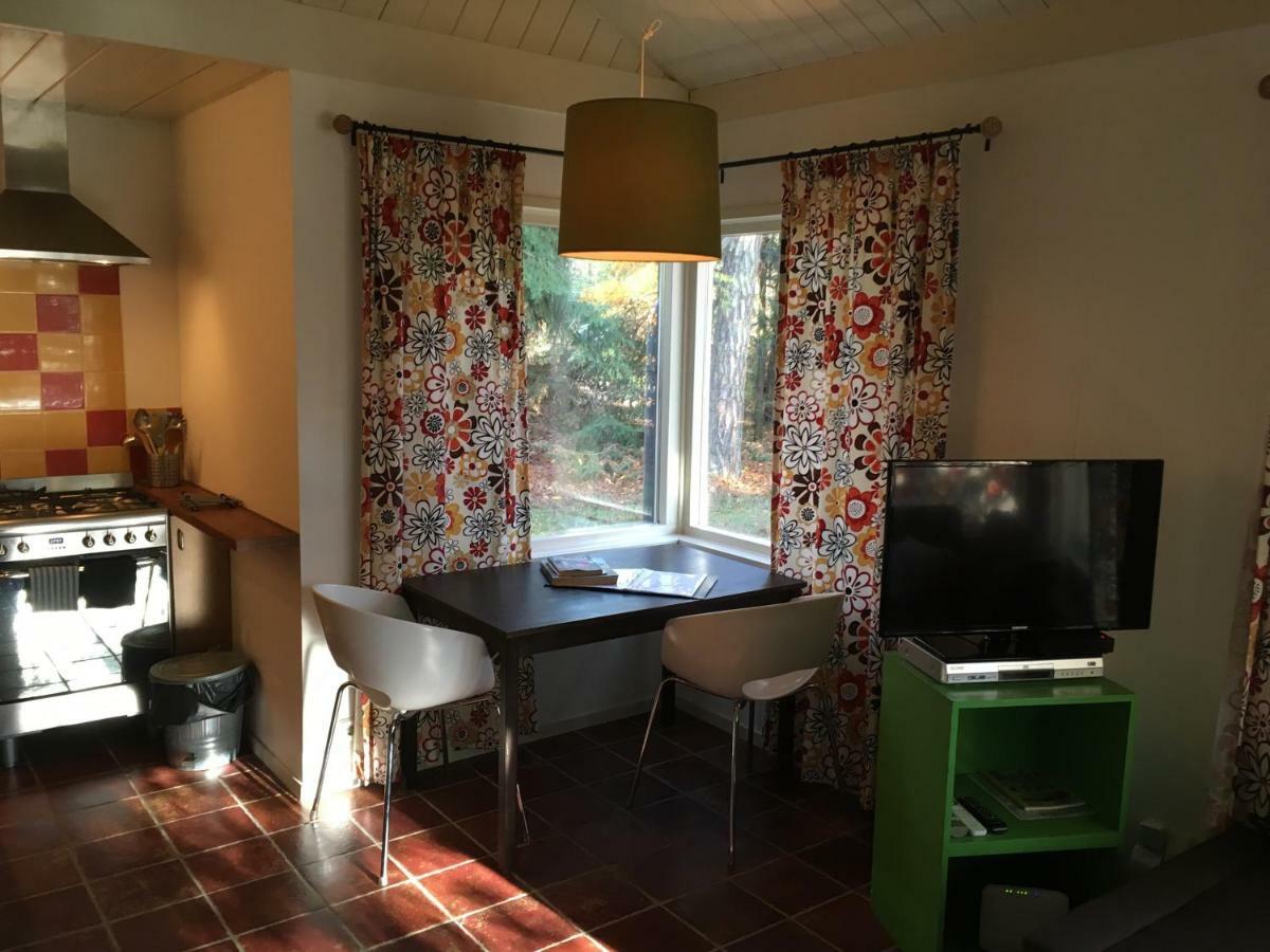 Kleine Huisje Op De Veluwe Otterlo Exteriör bild
